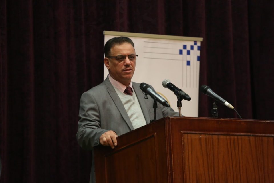 عضو مركز بغداد الدولي د.باسم شريف يلقي كلمة السيد رئيس الوزراء