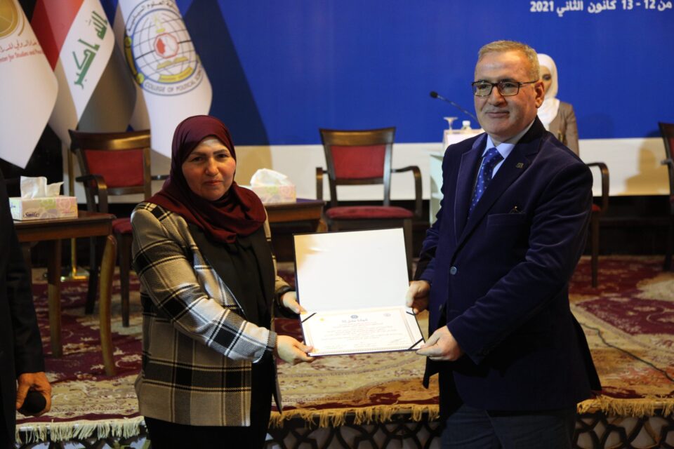 د.شاكر عبد الكريم